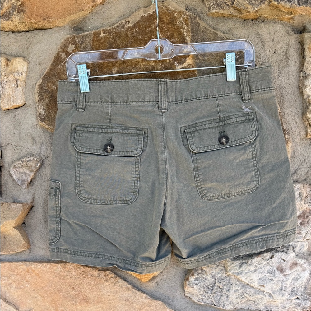 Eddie Bauer Olive Green Women's Cargo Shorts - Picture 2 of 9